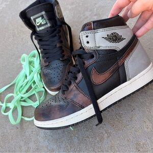 Air Jordan 1 retro High sneakers- patina/ rust shadow (M6/W7.5)